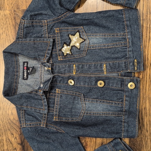 Girls lightweight denim jacket with sequin stars size 4T - Picture 2 of 4